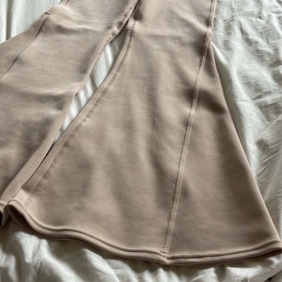 Pants - Picture 2 of 7